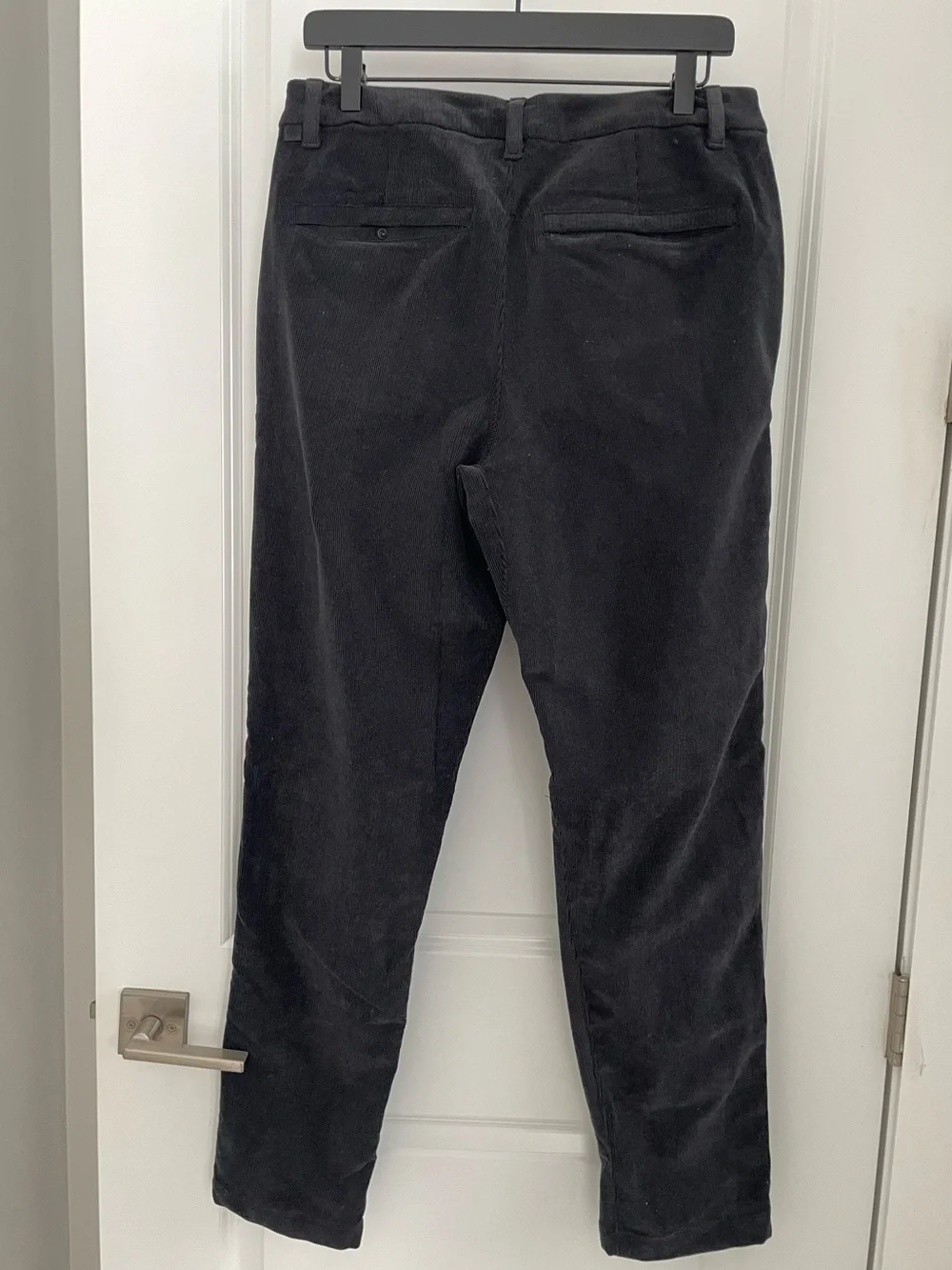 Lululemon ABC Classic Fit Trouser Pants Black Corduroy Mens.   Sk18
